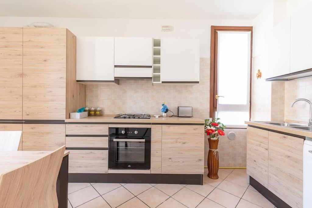 Residenza Sirtori Free Parking Apartment เวโรนา ภายนอก รูปภาพ